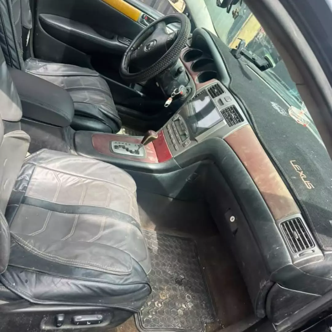 2006 Lexus ES330: Perfect Engine, AC Needs Love – 3.3M