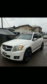Immaculate 2011 GLK350 – Drive Today!