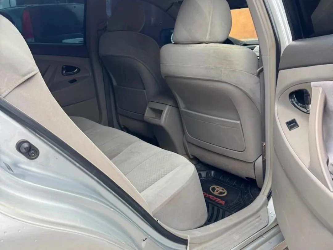 2008 Camry: Bulletproof Engine & Ice-Cold AC!