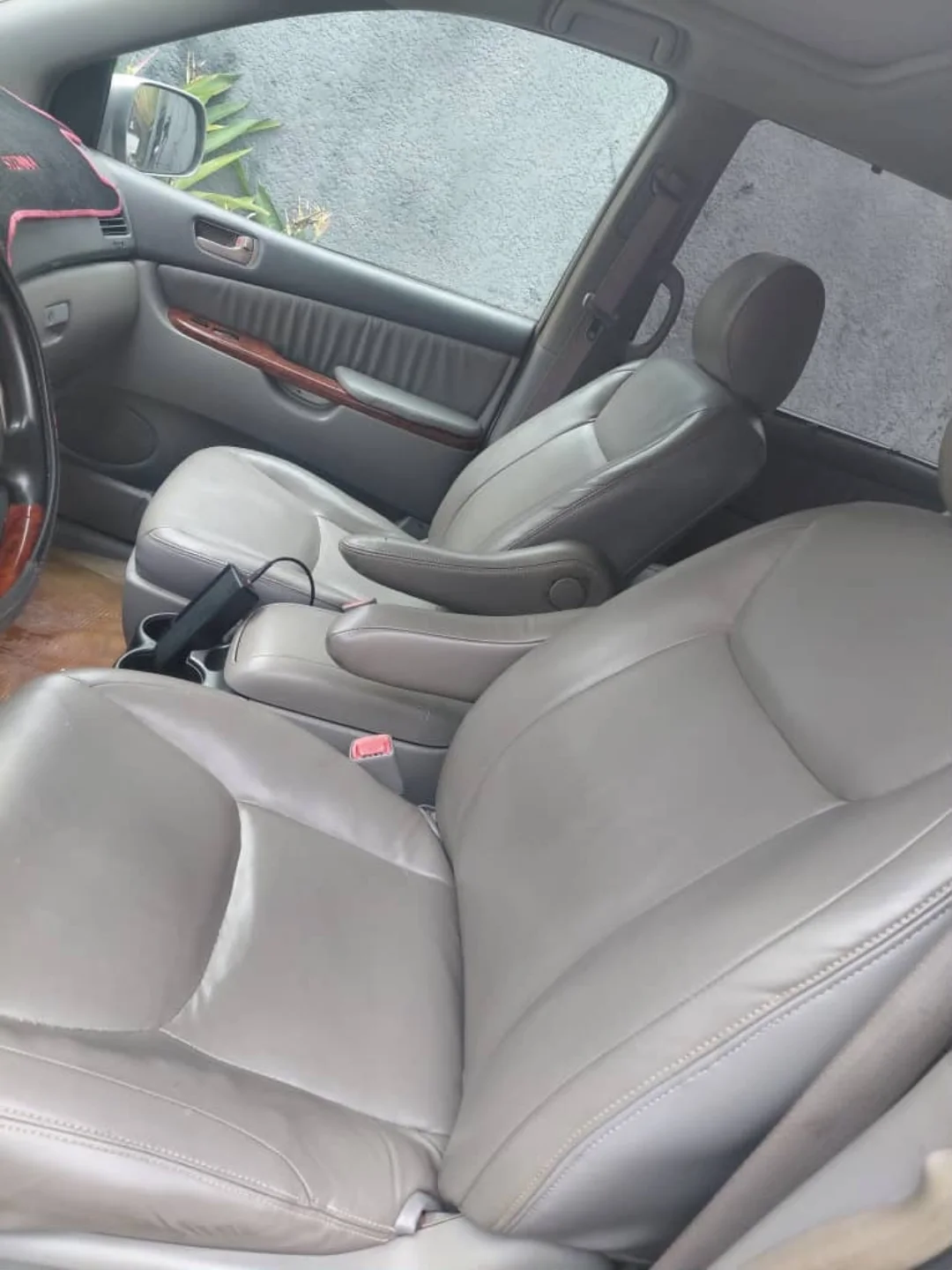 2006 Toyota Sienna: Drive-Home Ready!