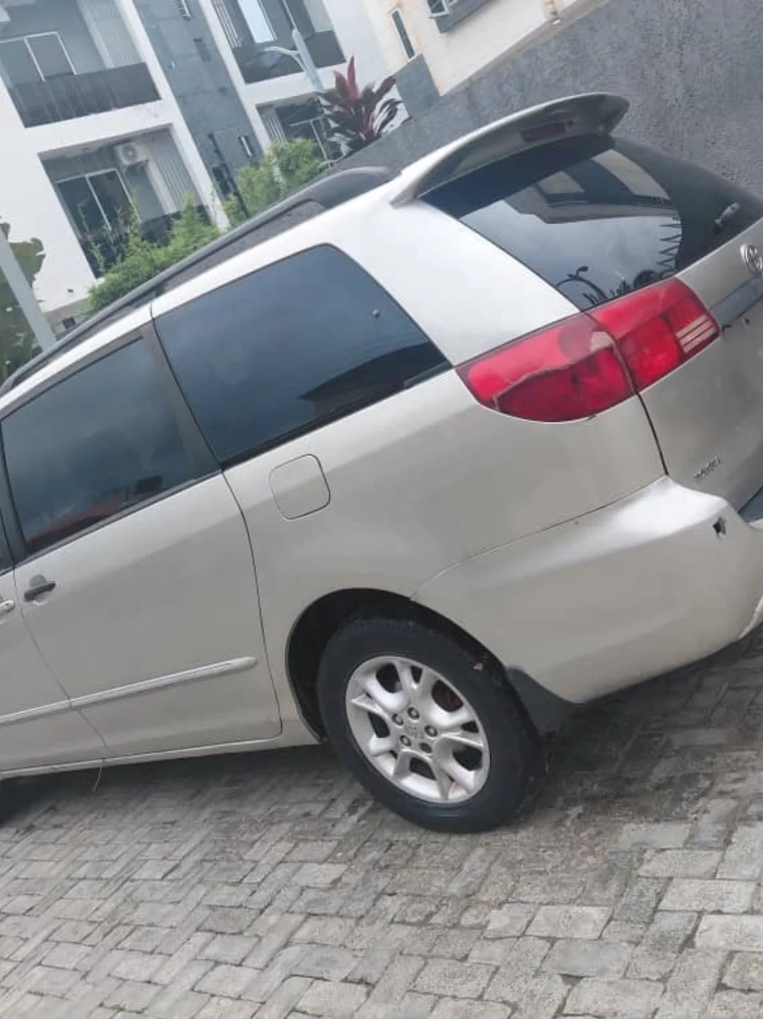 2006 Toyota Sienna: Drive-Home Ready!