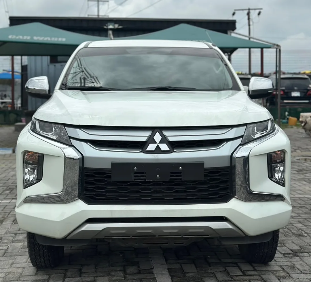 “42M // 2024 Mitsubishi L200 – Hilux Alternative, Showroom Condition!”
