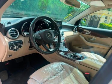 Mercedes GLC300: 360° Cam