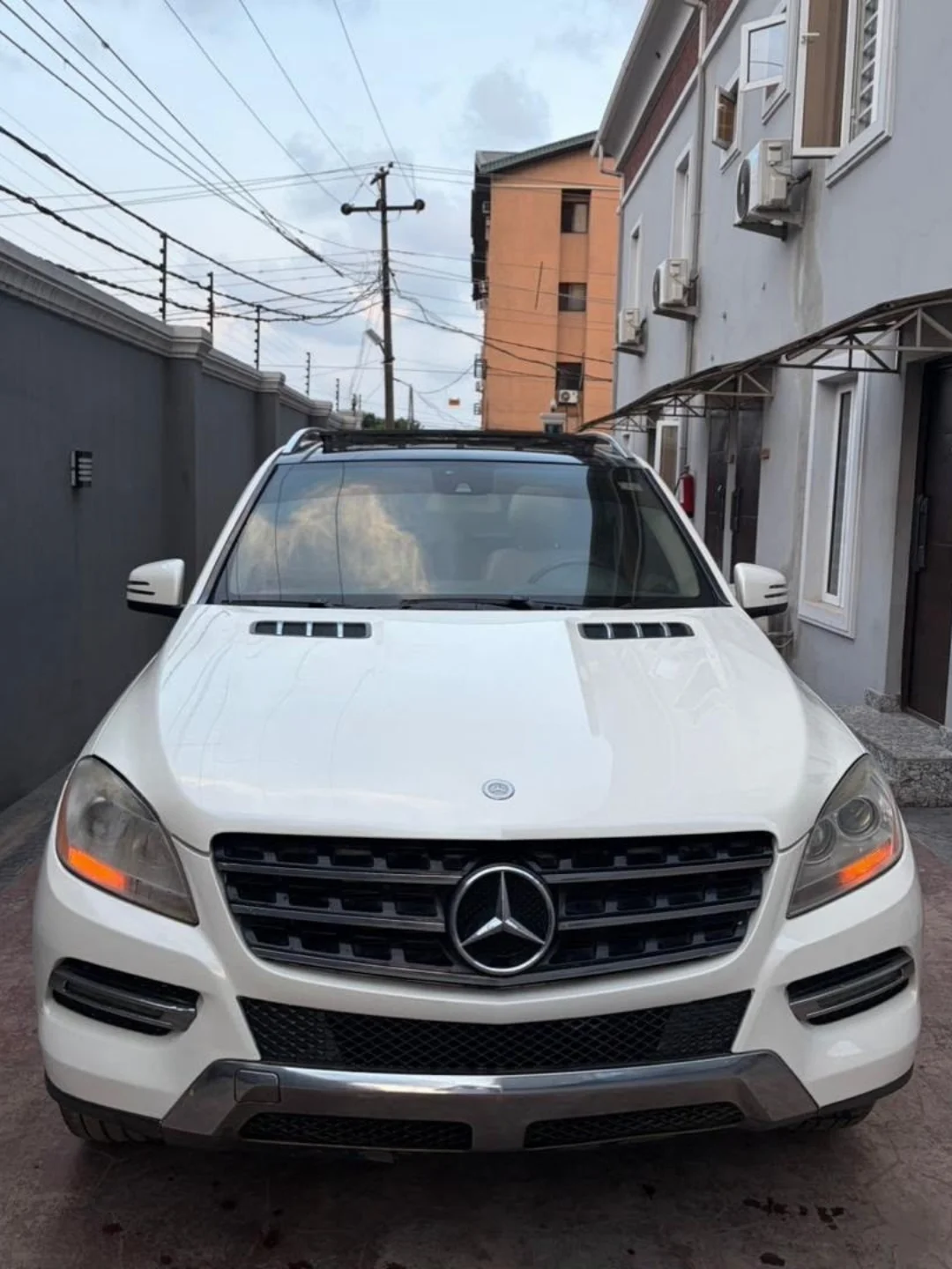 2014 ML350: Panoramic Roof, StepBoard Light, Drive-Ready