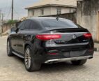 AMG Luxury Beast: Black on Cream Leather, Panoramic Roof, Accident-Free