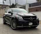 AMG Luxury Beast: Black on Cream Leather, Panoramic Roof, Accident-Free