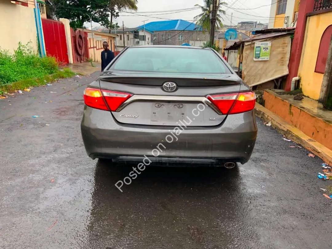 2015 Toyota Camry SE: Factory-Sealed & Ice-Cold AC