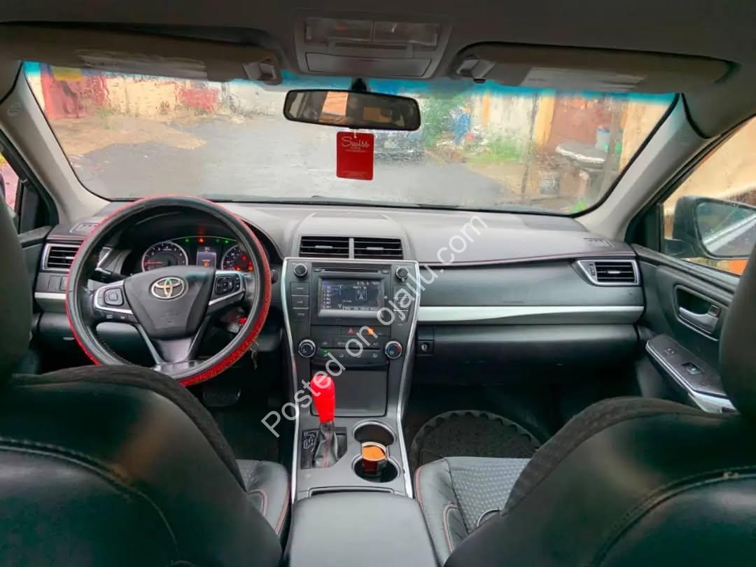 2015 Toyota Camry SE: Factory-Sealed & Ice-Cold AC