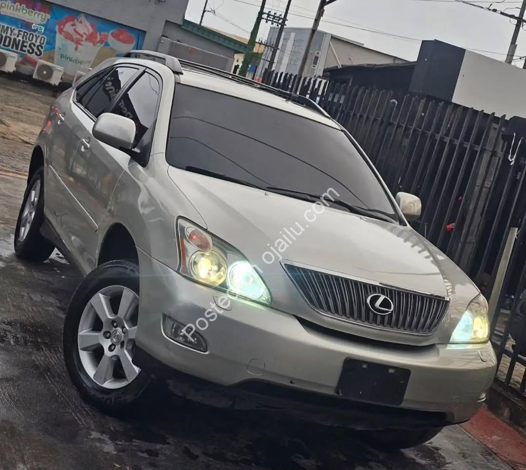 2006 Lexus RX330: Luxe & Pristine – Just Drive Away!