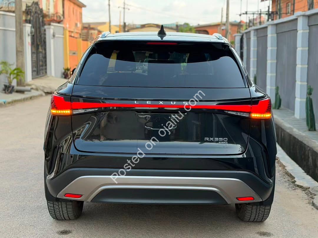 2023 Lexus RX350 – Pristine Luxury Awaits