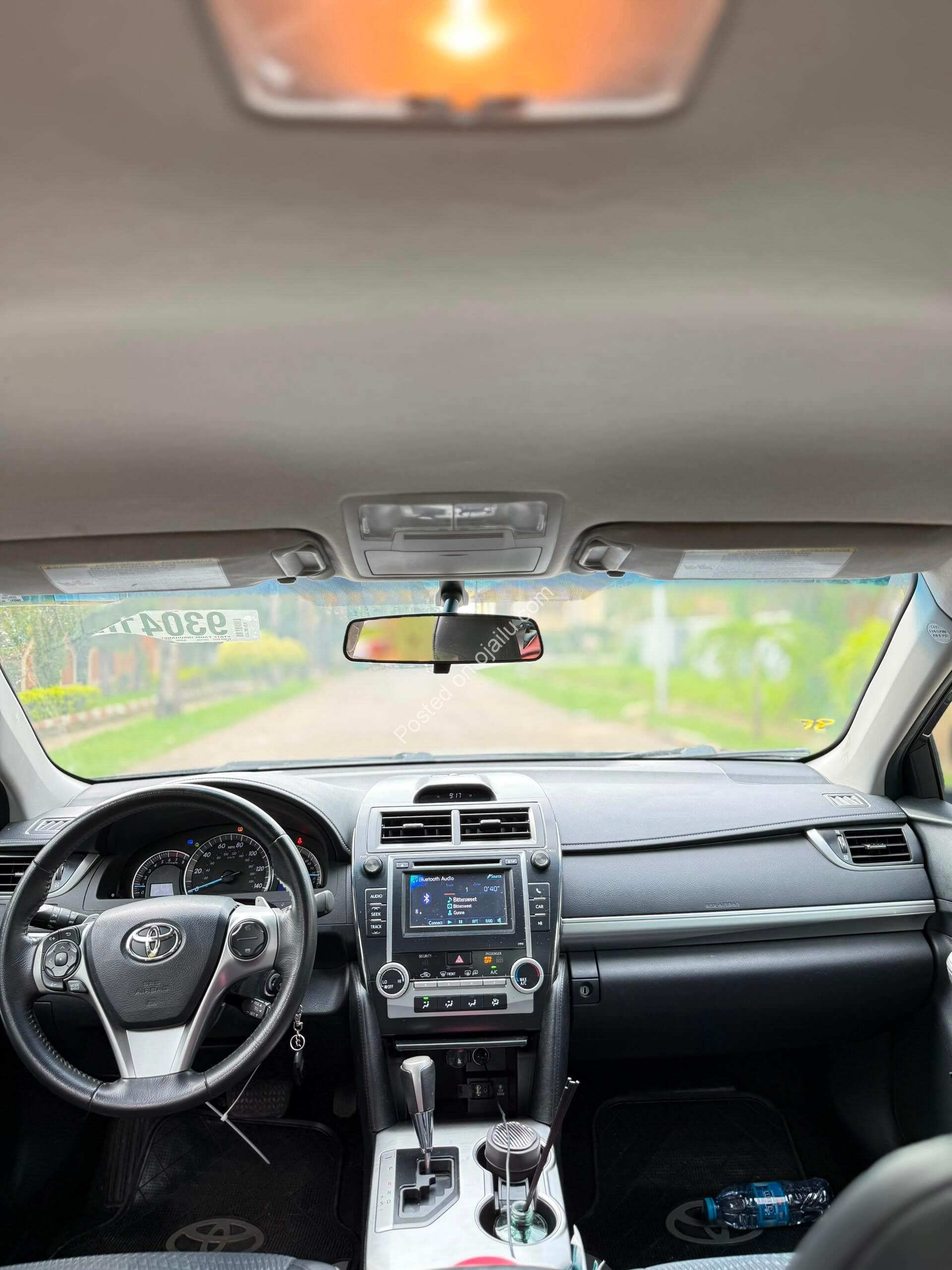 2013 Toyota Camry SE: Luxury & Reliability in Abuja