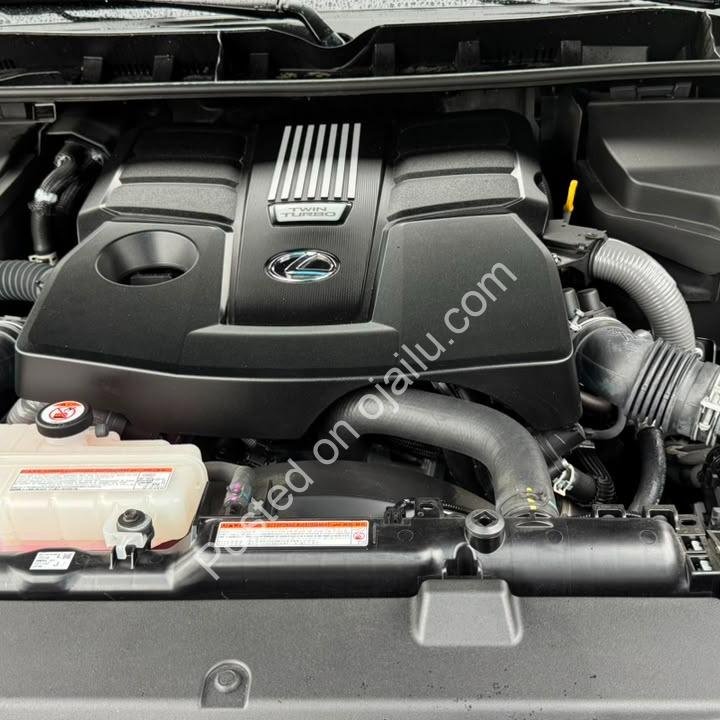 2025 Lexus LX600 – Black Luxury, Twin-Turbo Power