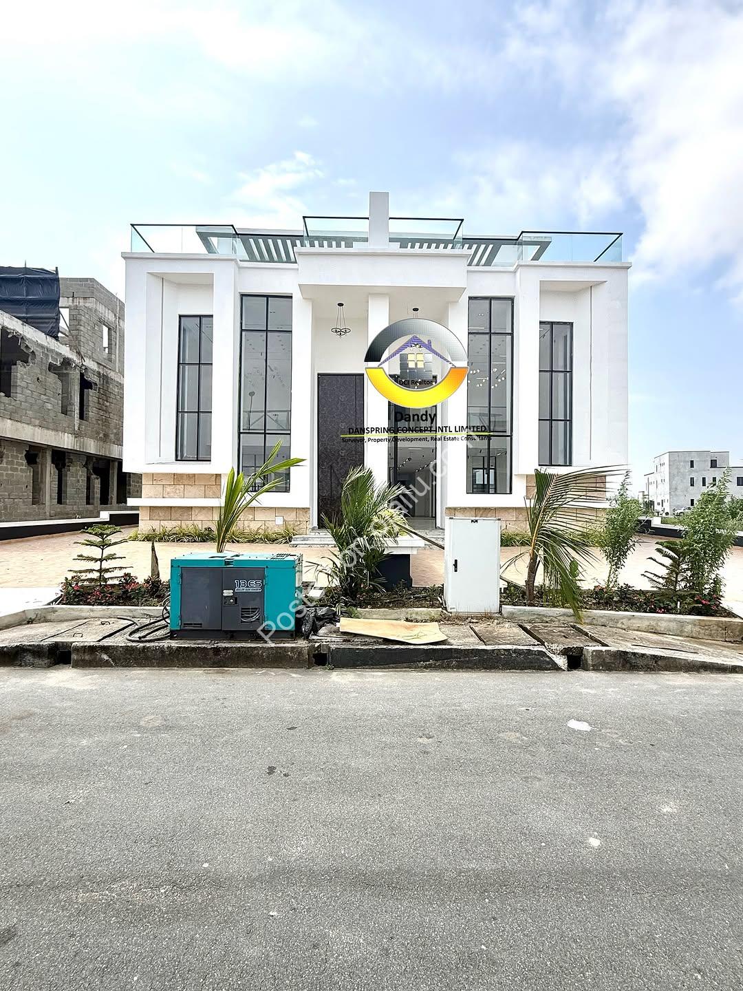 **5-Bed Duplex: Pool, Cinema & Rooftop in Ikate**