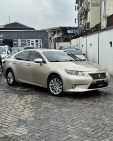 Lexus ES350: Luxury