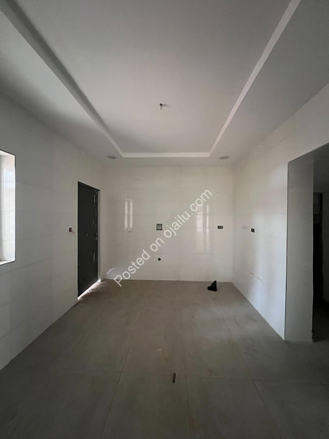 Luxe 5-Bed Duplex: 400sqm, BQ, Private Lounge, C of O