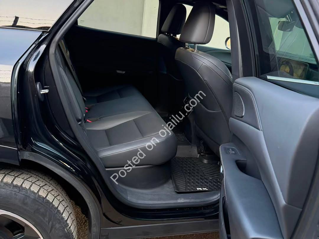 2023 Lexus RX350 – Pristine Luxury Awaits
