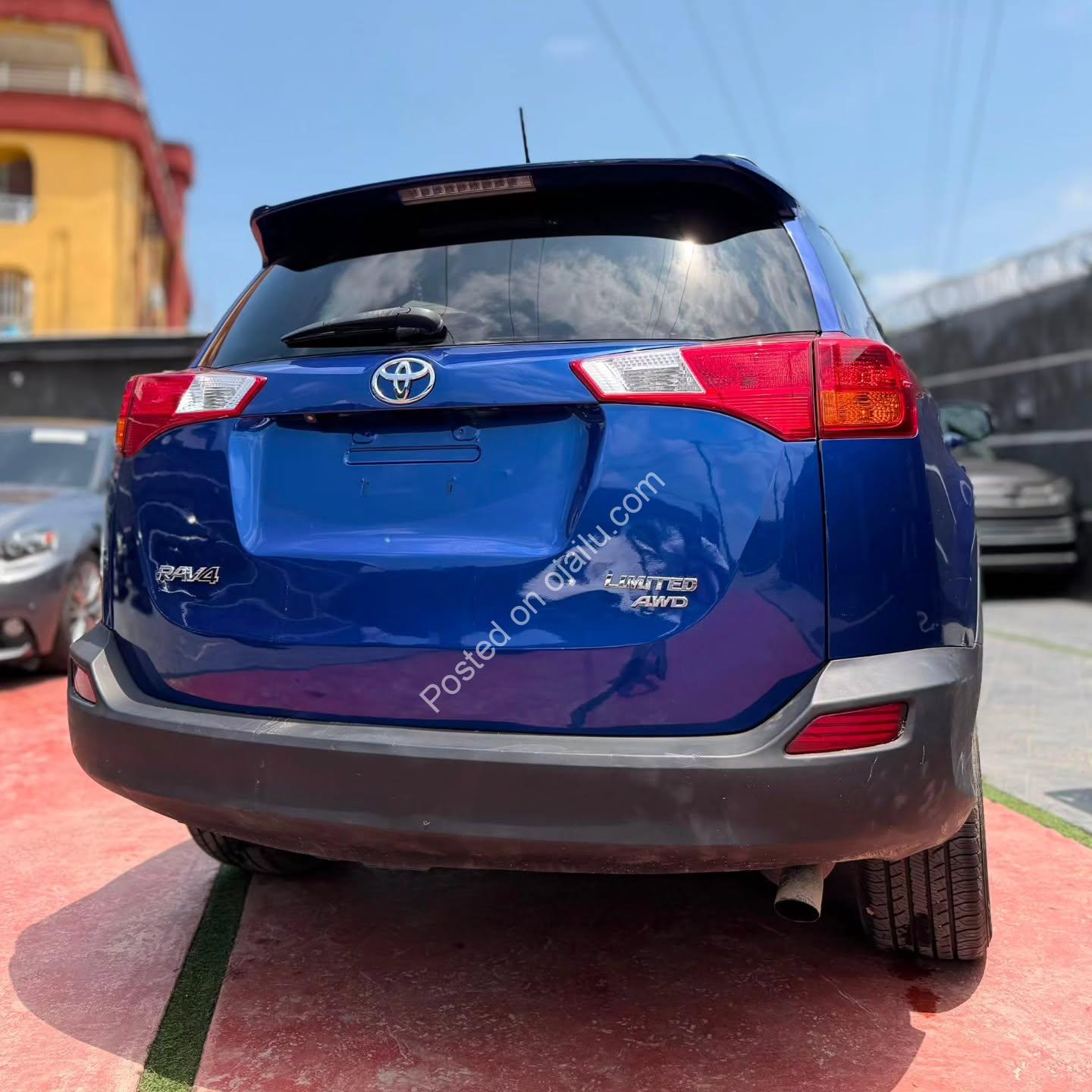 Immaculate 2015 Toyota RAV4 Limited: One Owner, Full Options