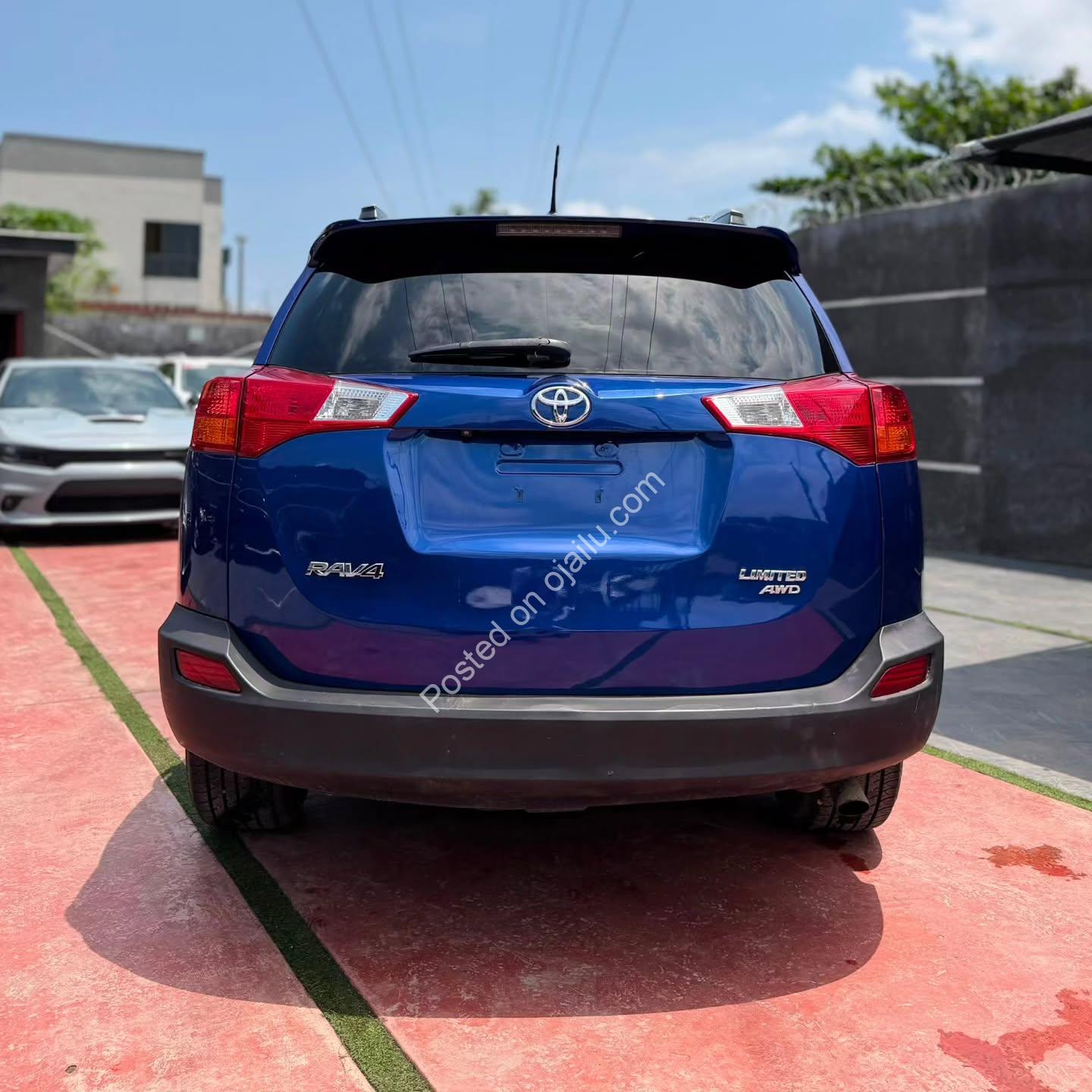 Immaculate 2015 Toyota RAV4 Limited: One Owner, Full Options