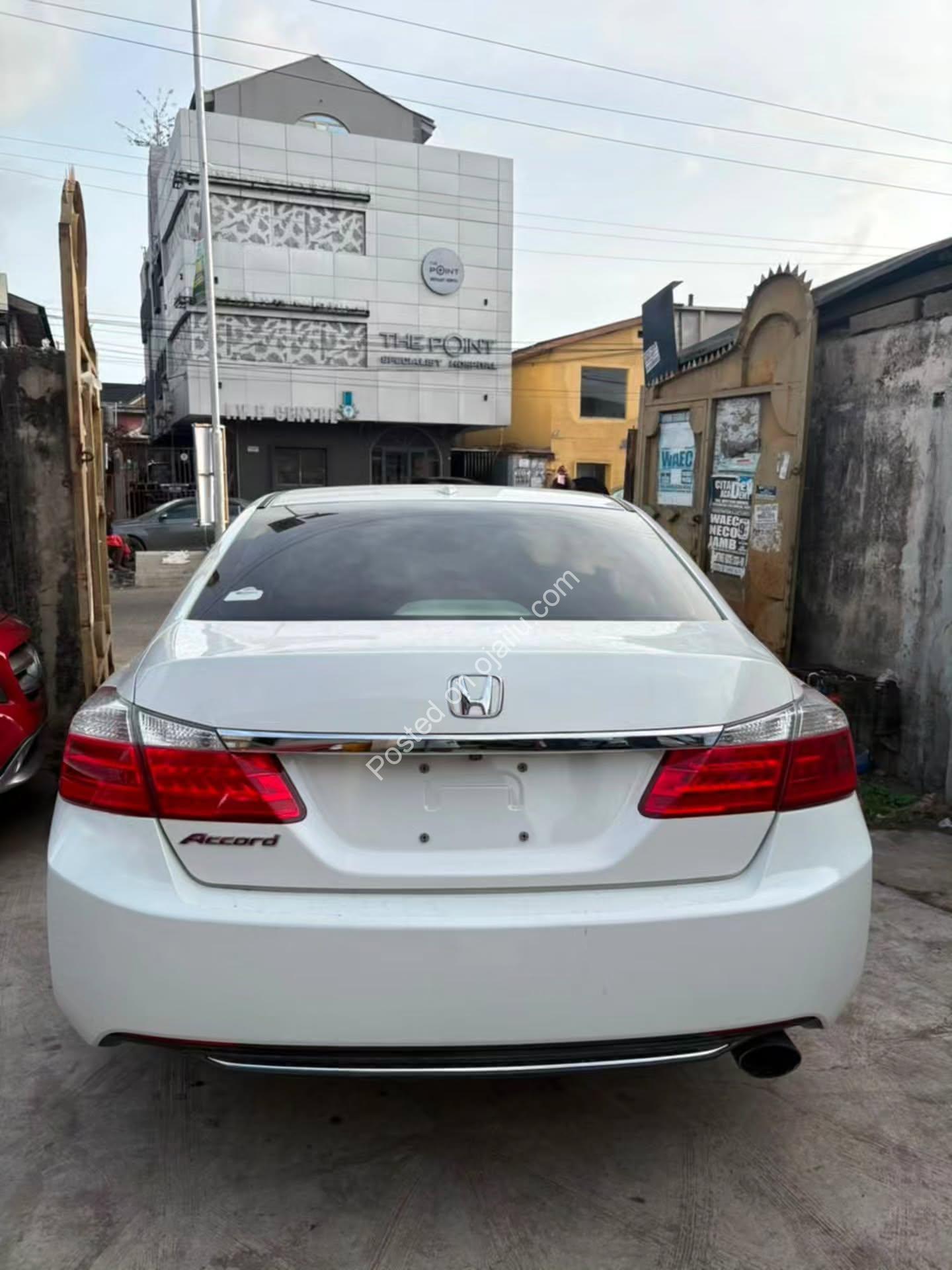 2015 Honda Accord TOKS: Pristine & Fully Loaded