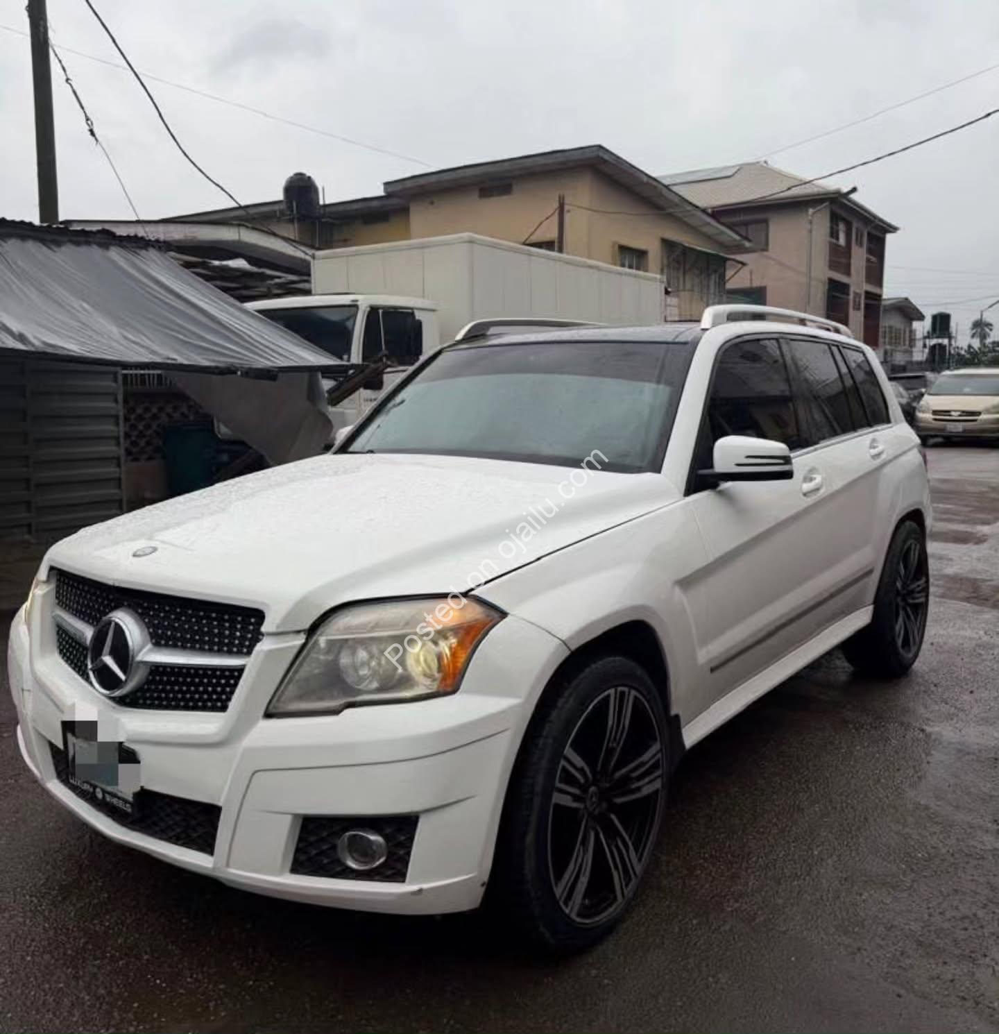 “Premium 2011 Mercedes GLK 350 – Clean, Registered, & Ready to Roll! Only 10M”