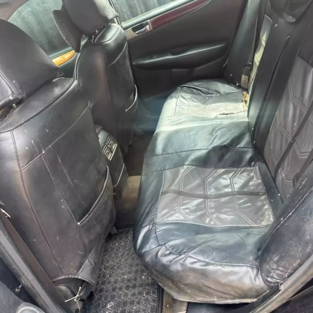 2006 Lexus ES330: Perfect Engine, AC Needs Love – 3.3M
