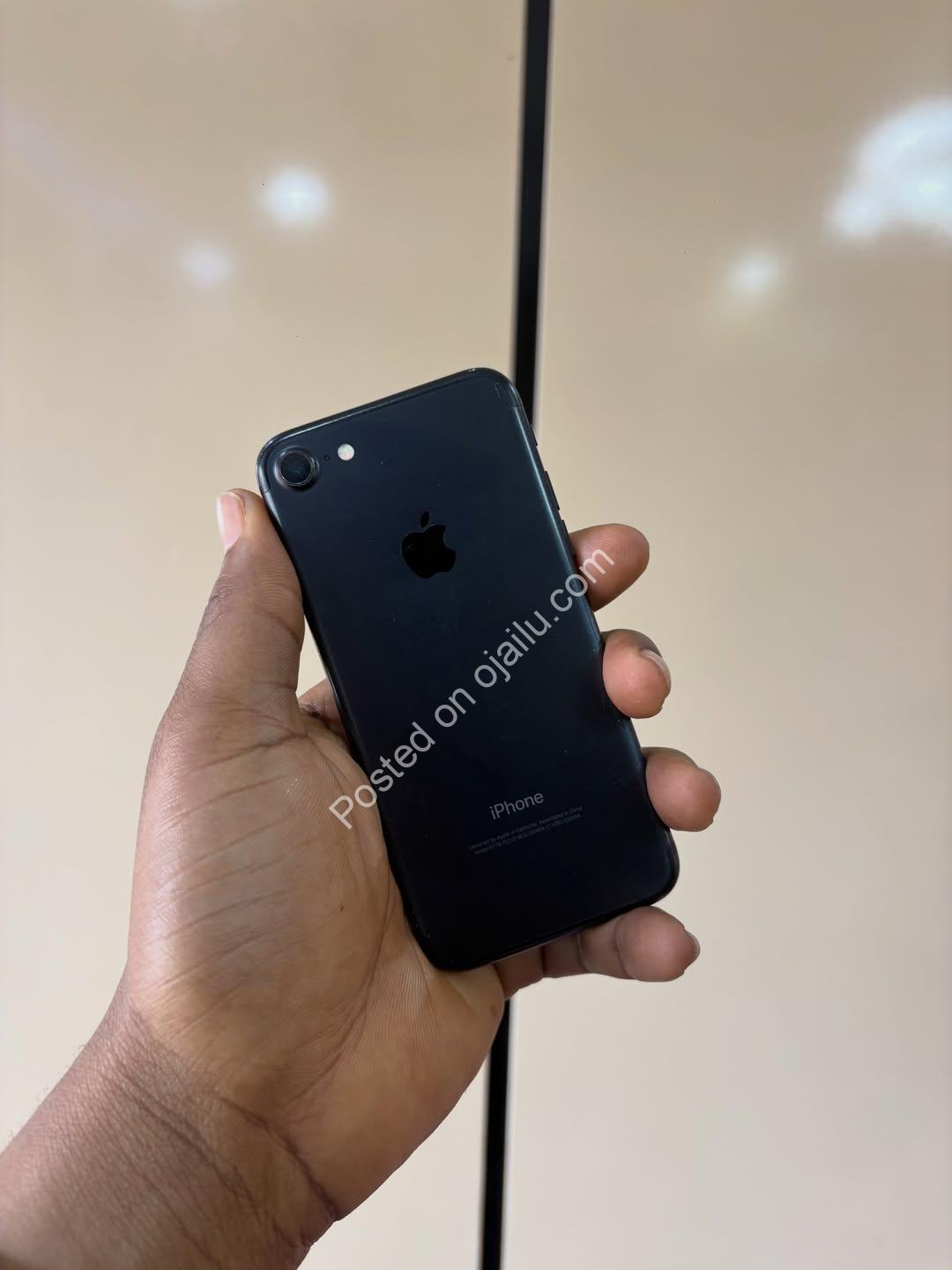 iPhone 7 Steal: N49,999 Only!   Battery 82%