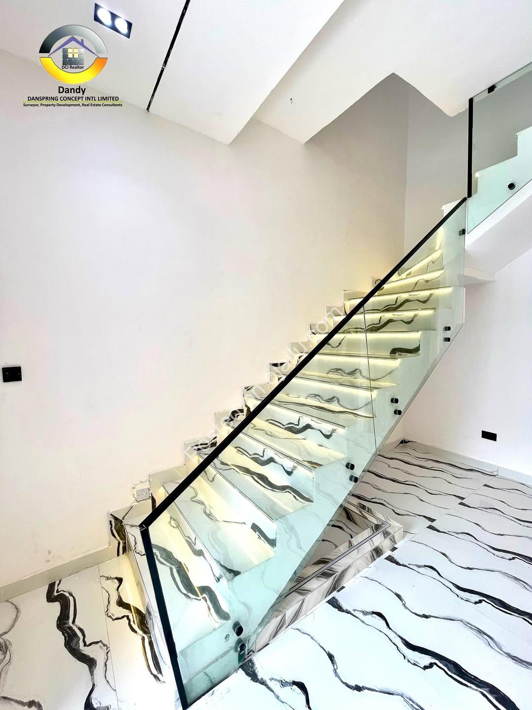 Contemporary 4-Bed Semi-Detached Duplex in Sangotedo