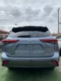 2023 Platinum Highlander: Premium, Pristine, Drive Away Today