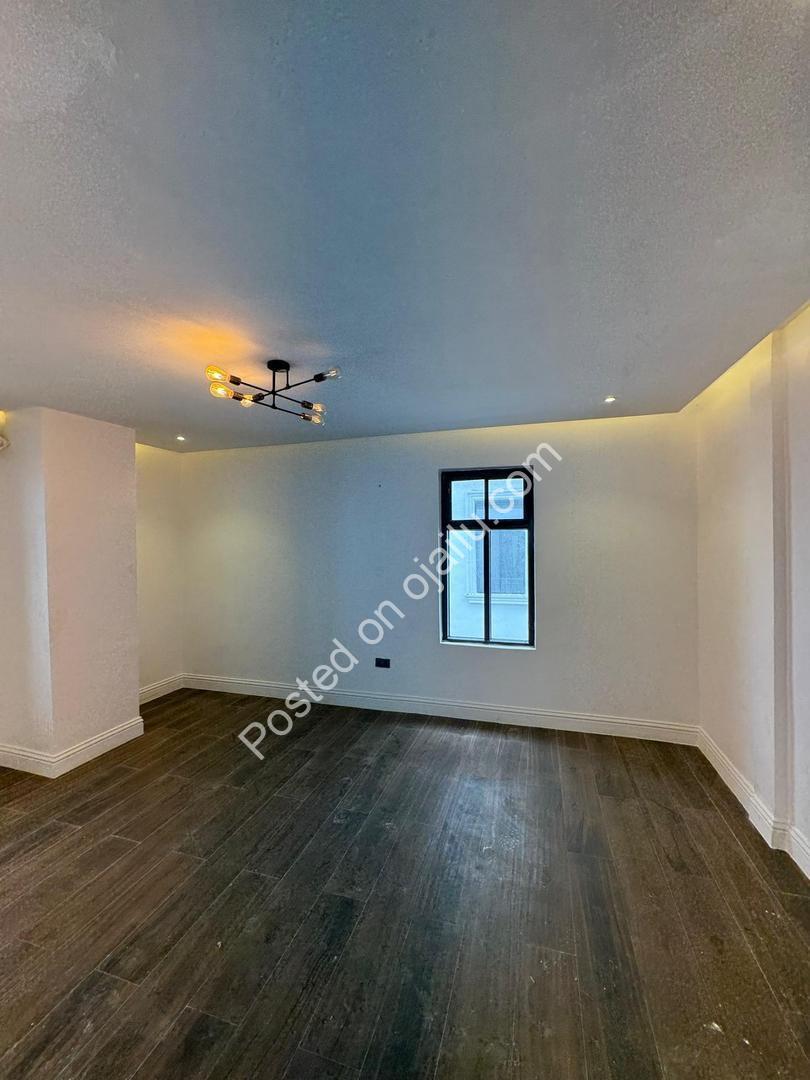 Your Private Island Oasis: 4BR Banana Island Duplex