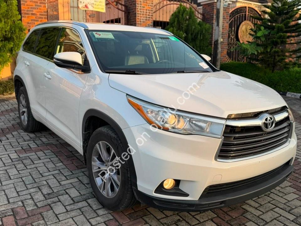 2016 XLE Toyota Highlander | White on Black | 24.5M Naira