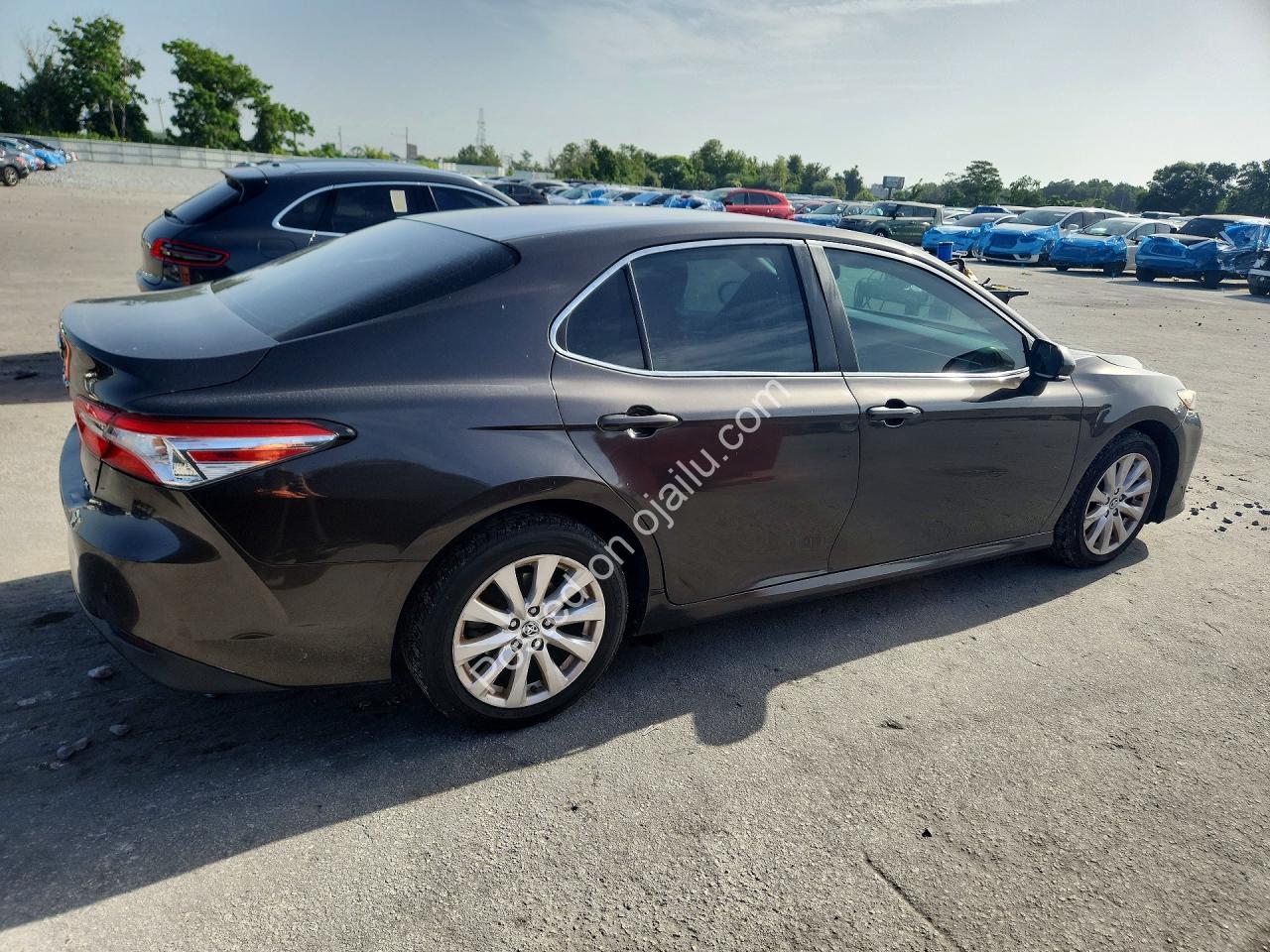 2018 Toyota Camry LE: Imported, Clear, Drives Smoothly