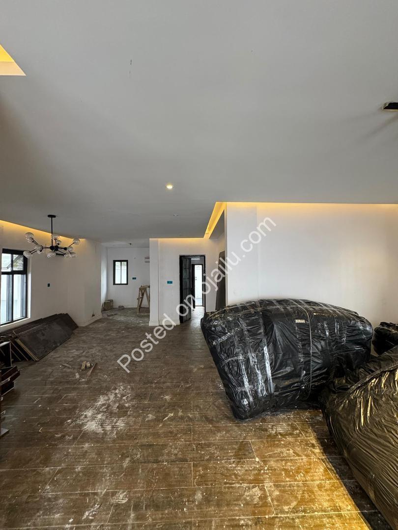 Your Private Island Oasis: 4BR Banana Island Duplex