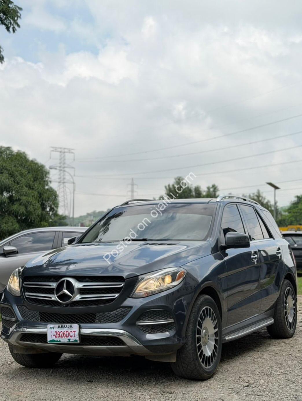 2016 Mercedes GLE350 – Panoramic Roof & 360 Camera, 27M