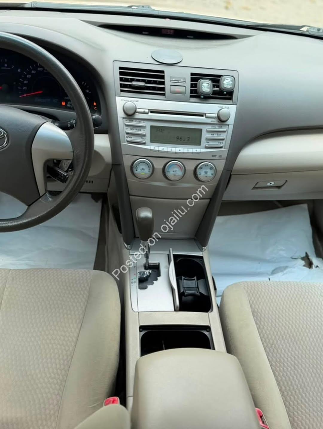 2010 Toyota Camry LE – Pristine & Import-Ready