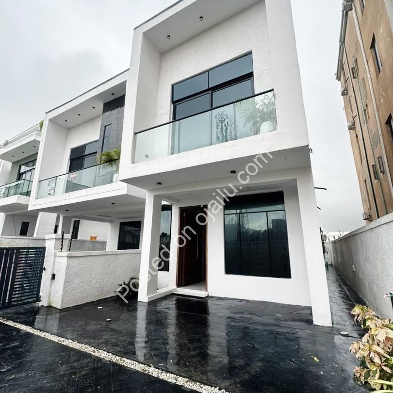Brand New 4BR Duplex w/BQ in Ikota ₦180M