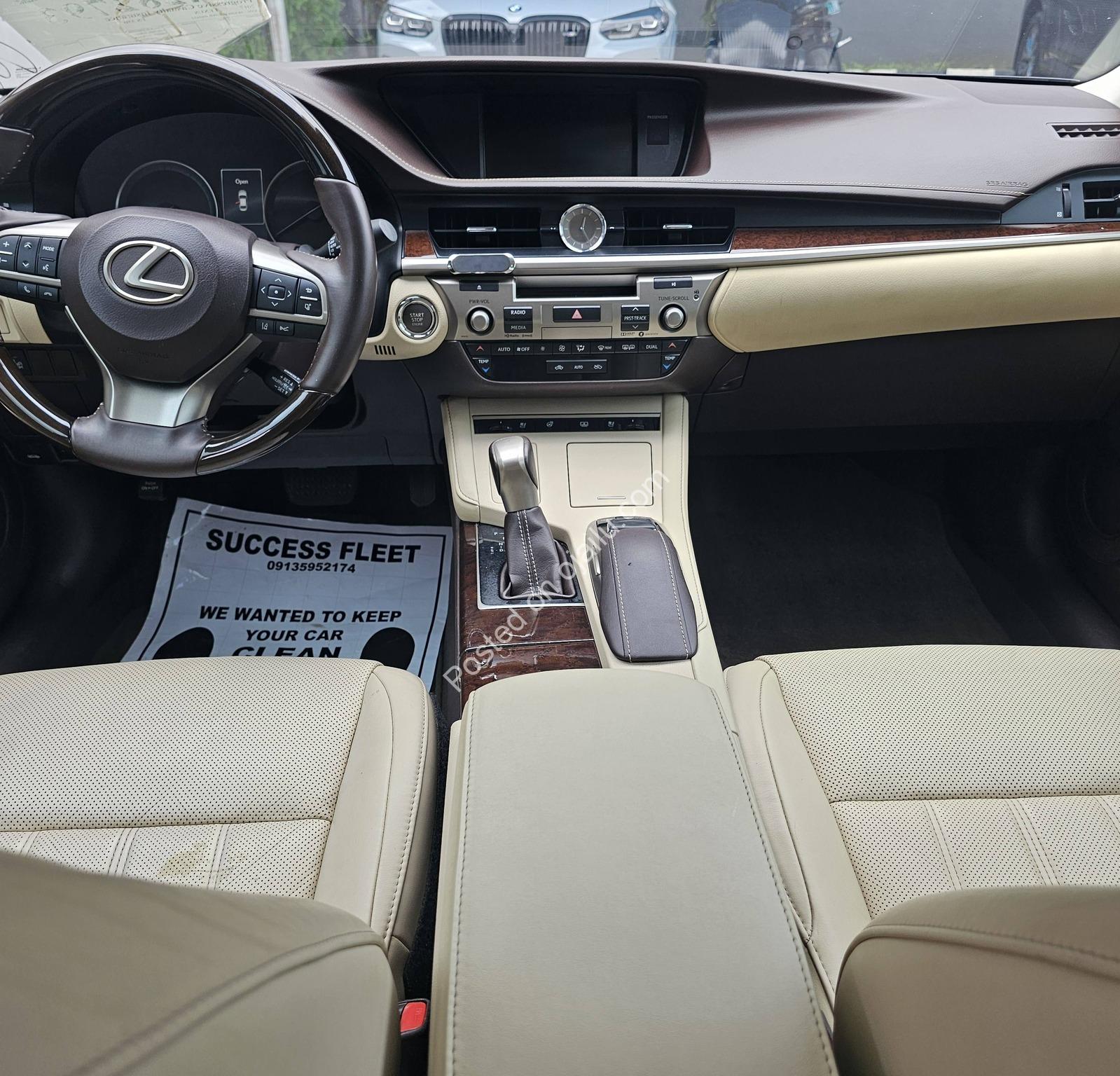 2017 Lexus ES 350: Accident-Free, 2026 Duty – 26M Only