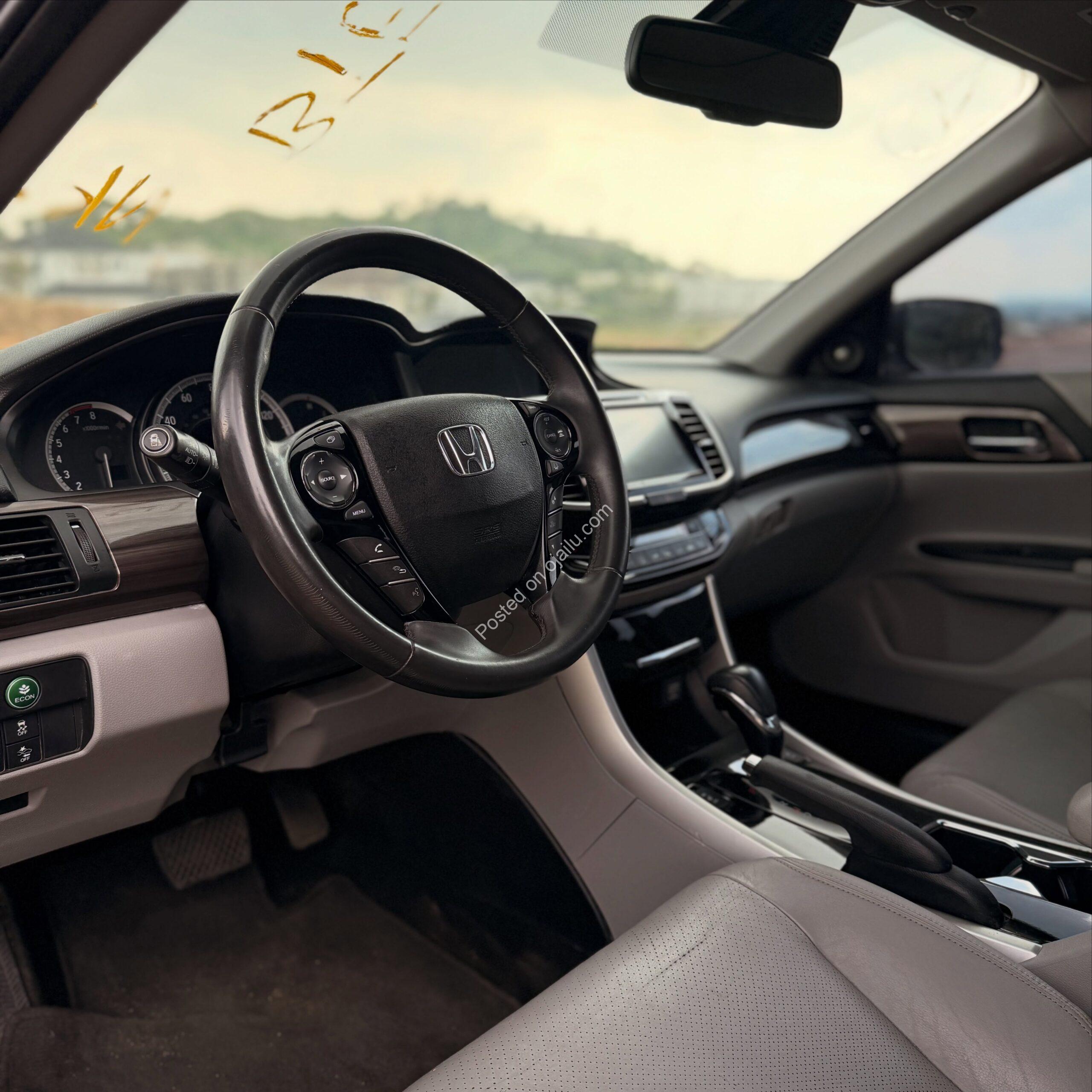 2017 Honda Accord V6 Touring: Luxury & Power – ₦17M