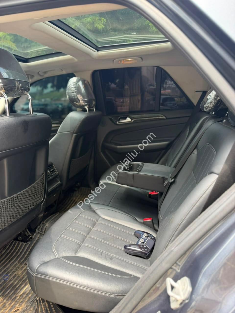 2016 Mercedes GLE350 – Panoramic Roof & 360 Camera, 27M