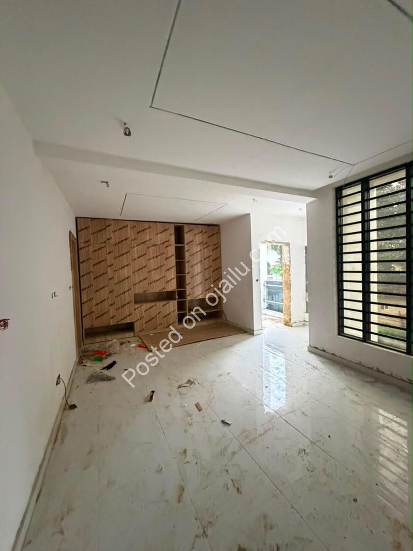 Adeniyi Jones Gem: 5 En-Suite Bedrooms + BQ