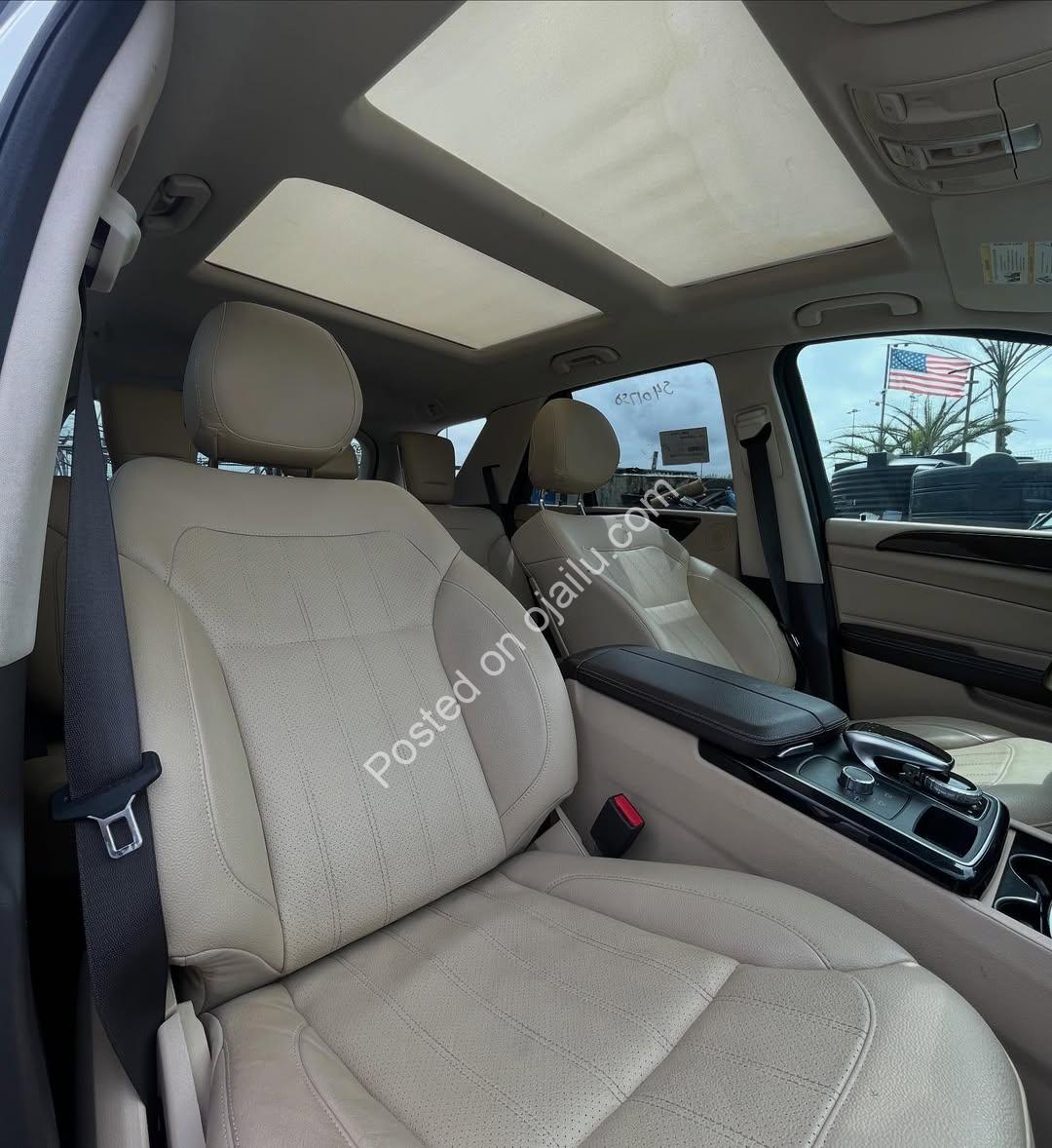 2016 Mercedes GLE350: Luxury SUV, Panoramic Moonroof, 360° Camera