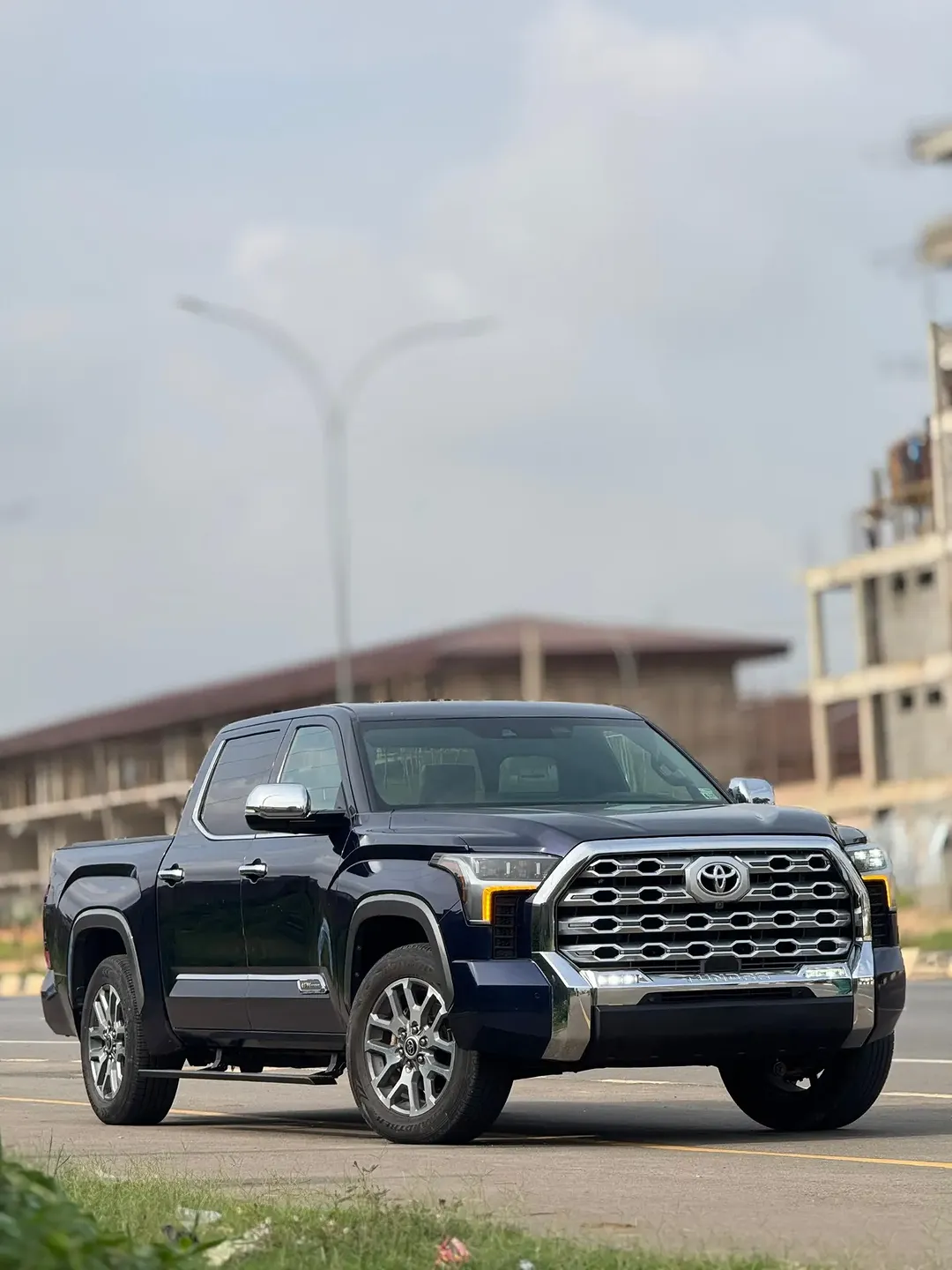 Toyota Tundra 4×4: Full Option, Original Duty 2022