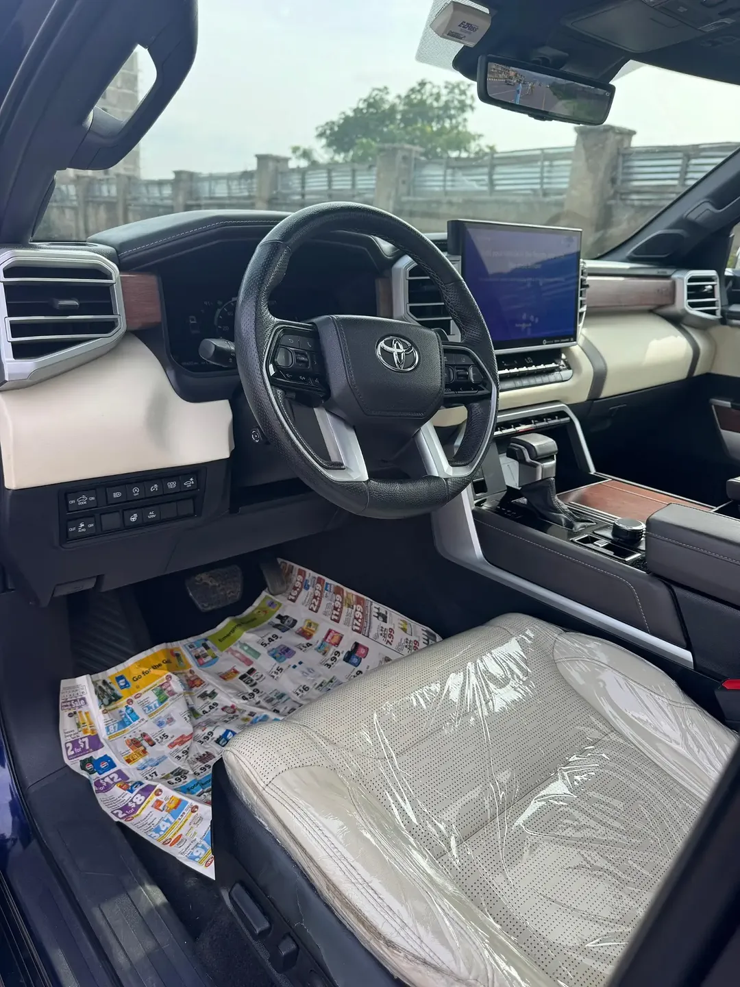 Toyota Tundra 4×4: Full Option, Original Duty 2022