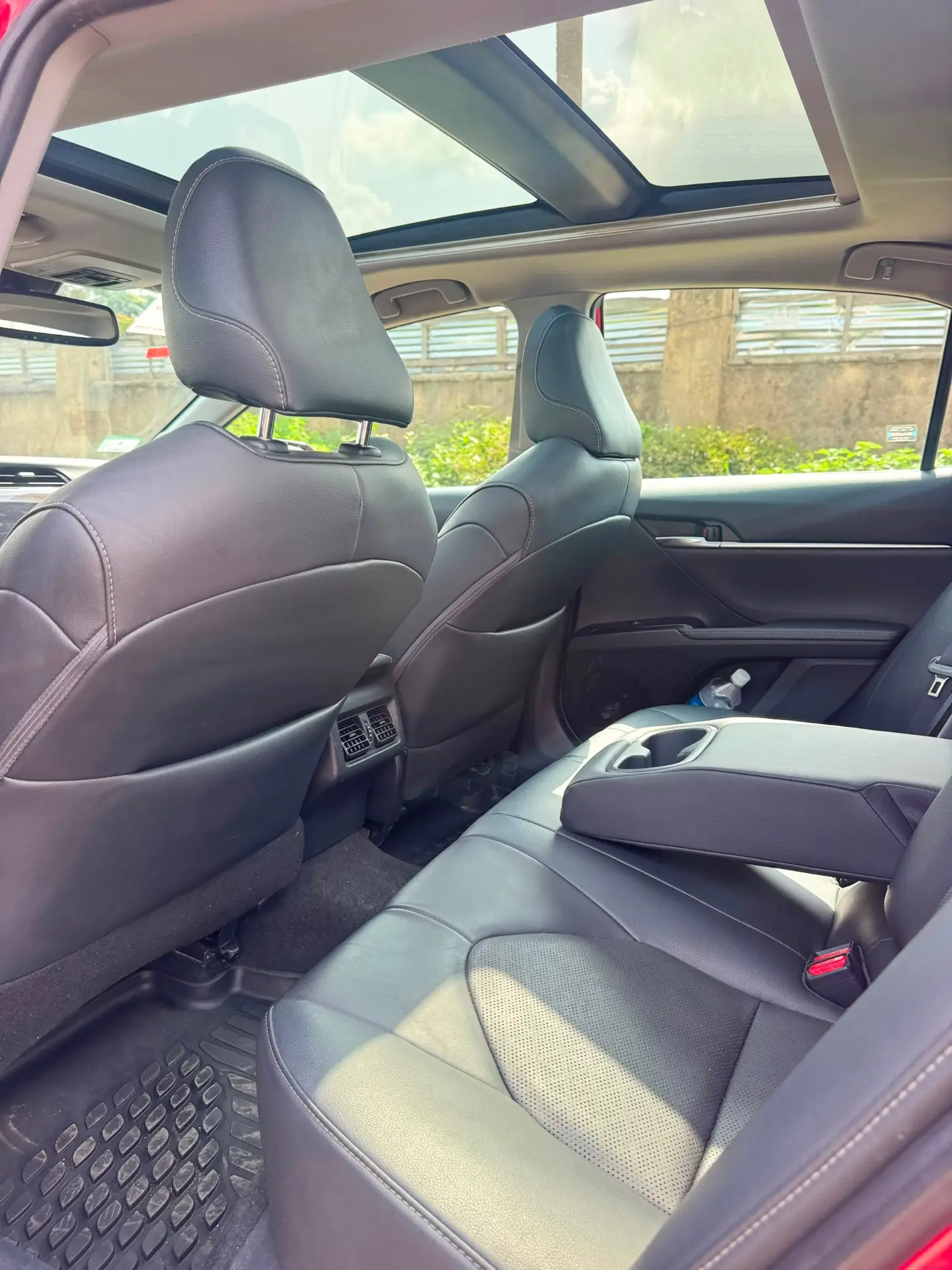 Toyota Camry XSE: Dual Pano, Original Duty