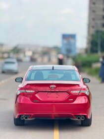 Toyota Camry XSE: Dual Pano