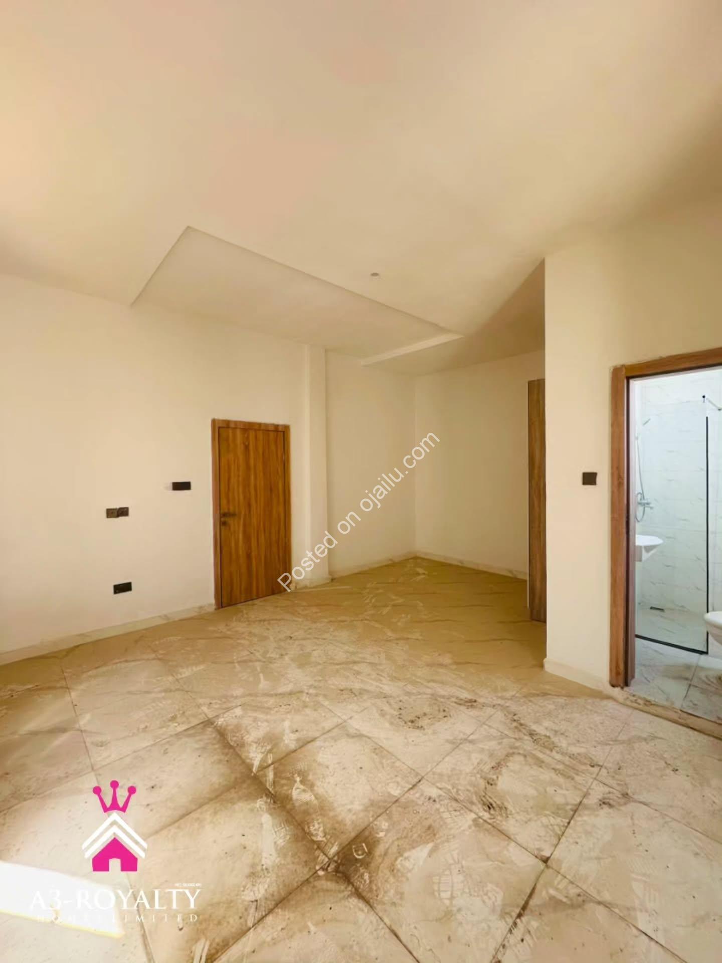 Turnkey Townhouse: 3BR Terrace + Ensuites, Lekki