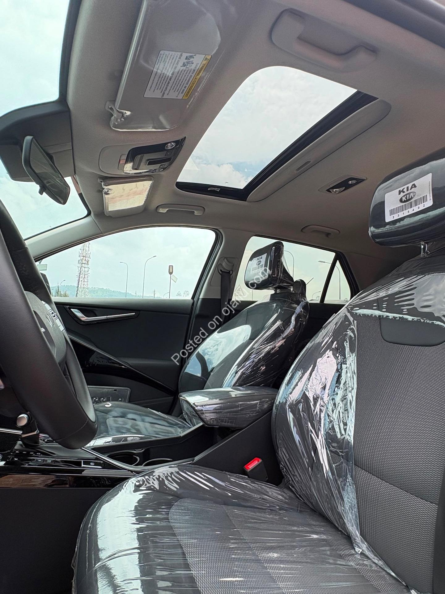 2025 Kia Niro: Brand New & Head-Turning Steel Gray