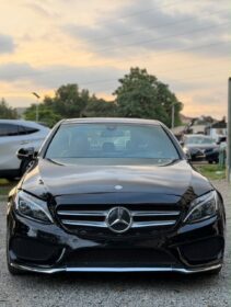 2015 Mercedes C400 4MATIC: Panoramic Roof & Keyless