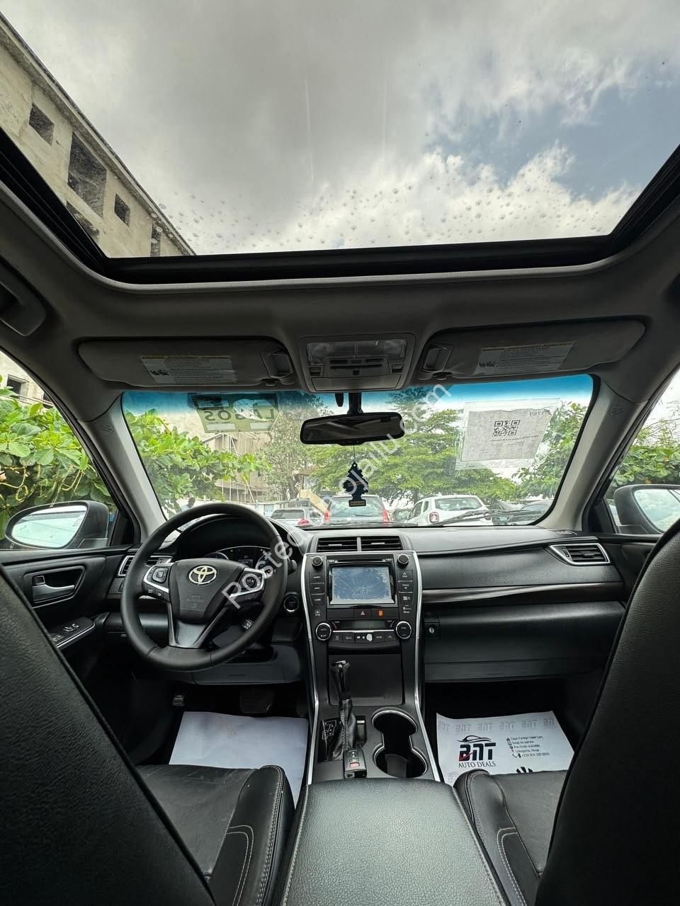 2015 Toyota Camry XLE V6: Premium Leather & Sunroof, 18M