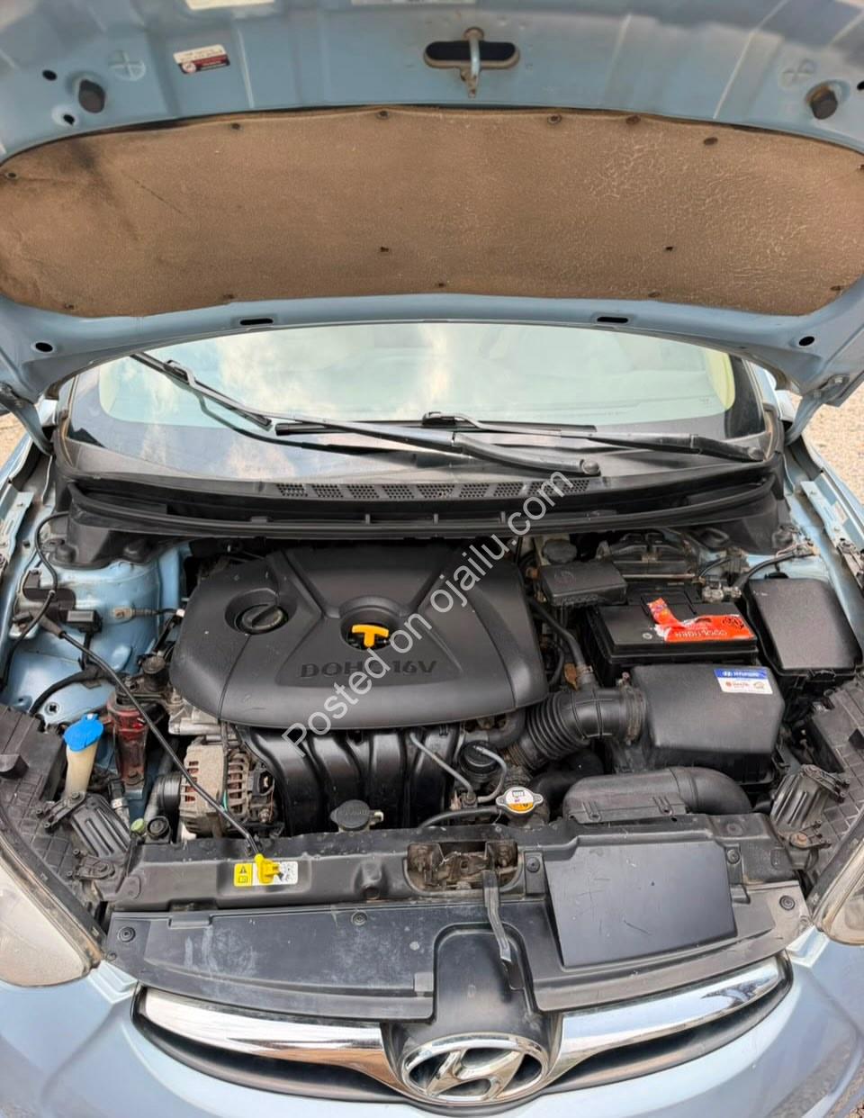 2012 Hyundai Elantra: Super Clean with Reverse Cam.