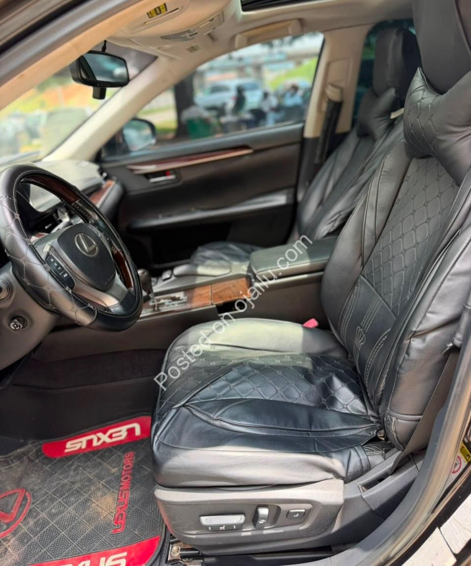 2013 Lexus ES350: 2016 Upgraded Luxury—Drive in Style!